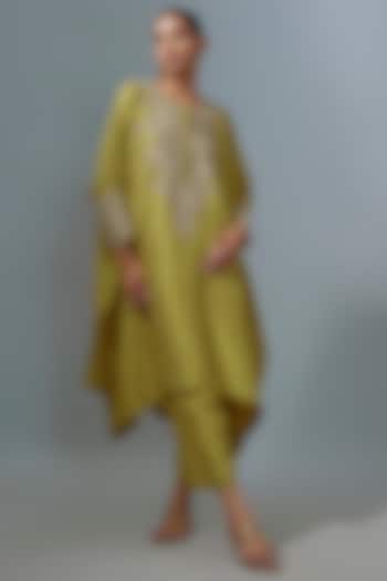 Lime Pure Silk Hand Embroidered Kurta Set by Mrunalini Rao at Pernia's Pop Up Shop