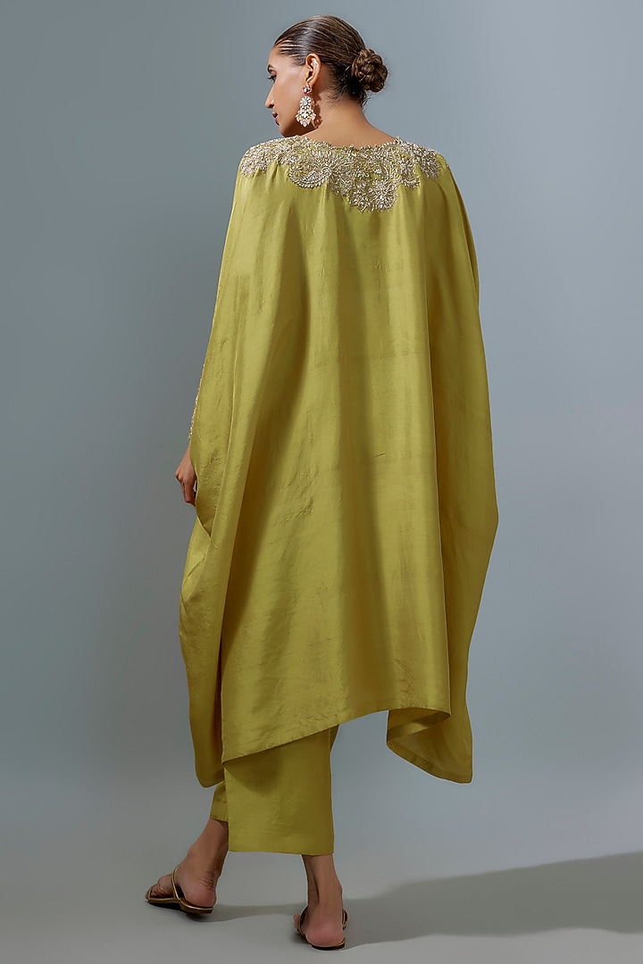 Lime Pure Silk Hand Embroidered Kurta Set by Mrunalini Rao at Pernia's Pop Up Shop
