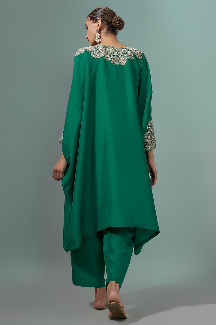 Green Pure Silk Hand Embroidered Kurta Set by Mrunalini Rao at Pernia's Pop Up Shop