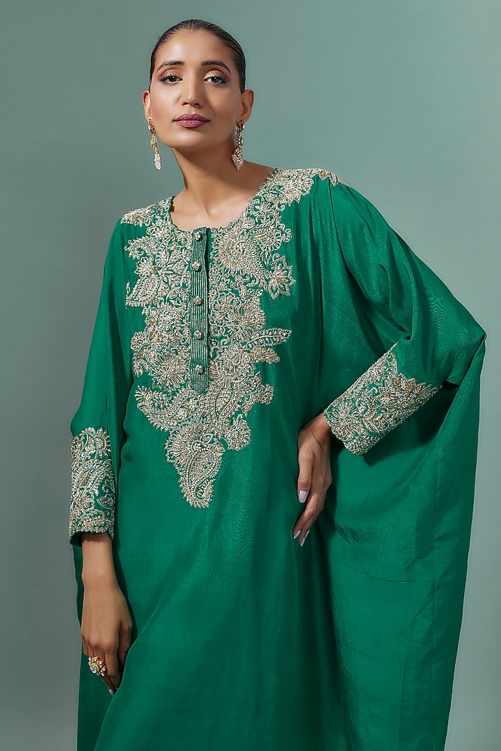 Green Pure Silk Hand Embroidered Kurta Set by Mrunalini Rao at Pernia's Pop Up Shop
