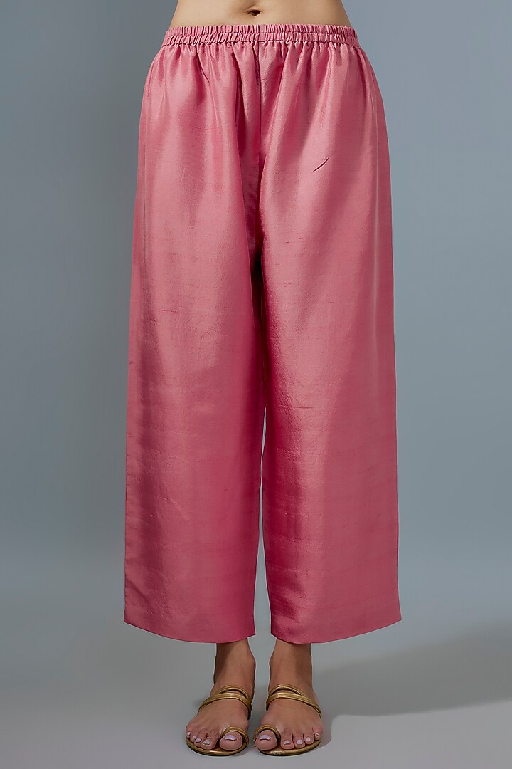 Blush Pink Pure Silk Hand Embroidered Kurta Set by Mrunalini Rao at Pernia's Pop Up Shop