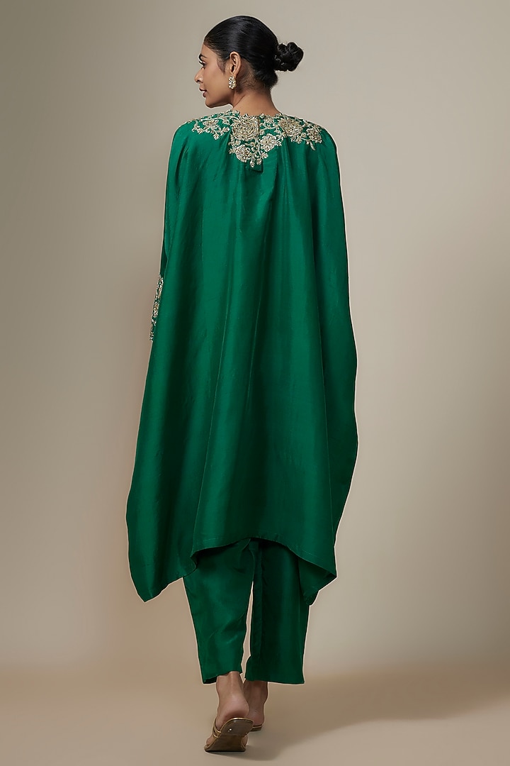 Green Pure Silk Zardosi Hand Embroidered Kurta Set by Mrunalini Rao at Pernia's Pop Up Shop