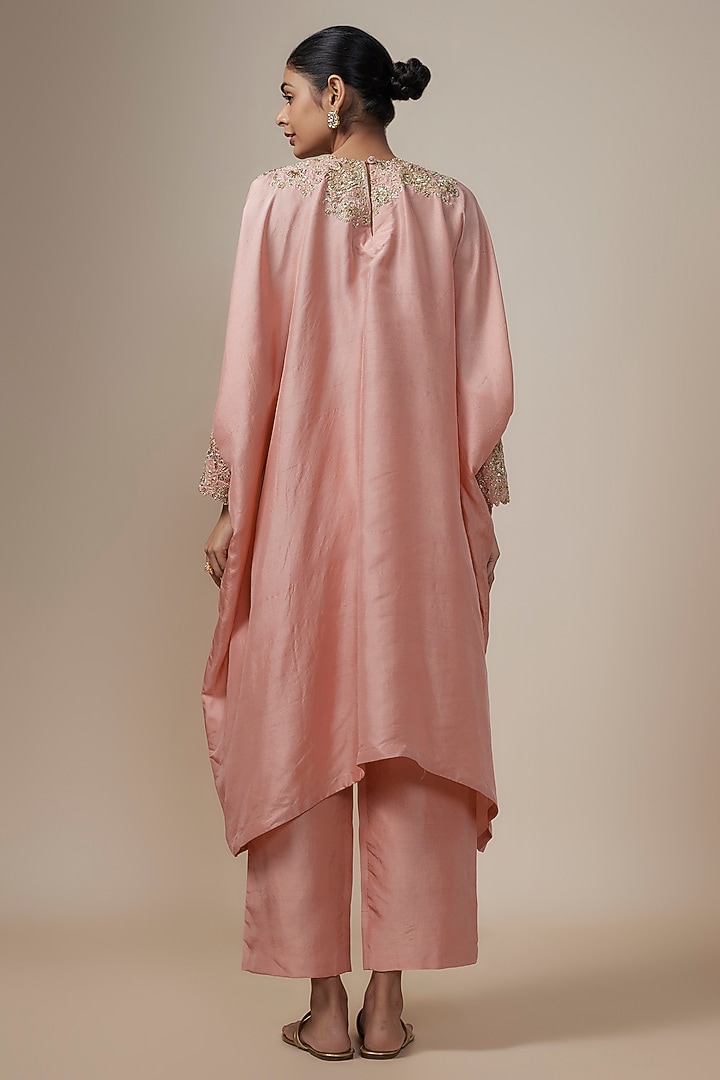 Peach Pure Silk Zardosi Hand Embroidered Kurta Set by Mrunalini Rao at Pernia's Pop Up Shop