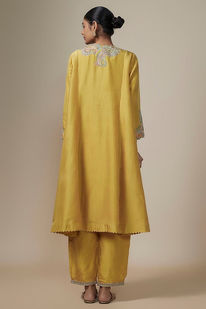 Mustard Yellow Silk Hand Embroidered Kurta Set by Mrunalini Rao at Pernia's Pop Up Shop
