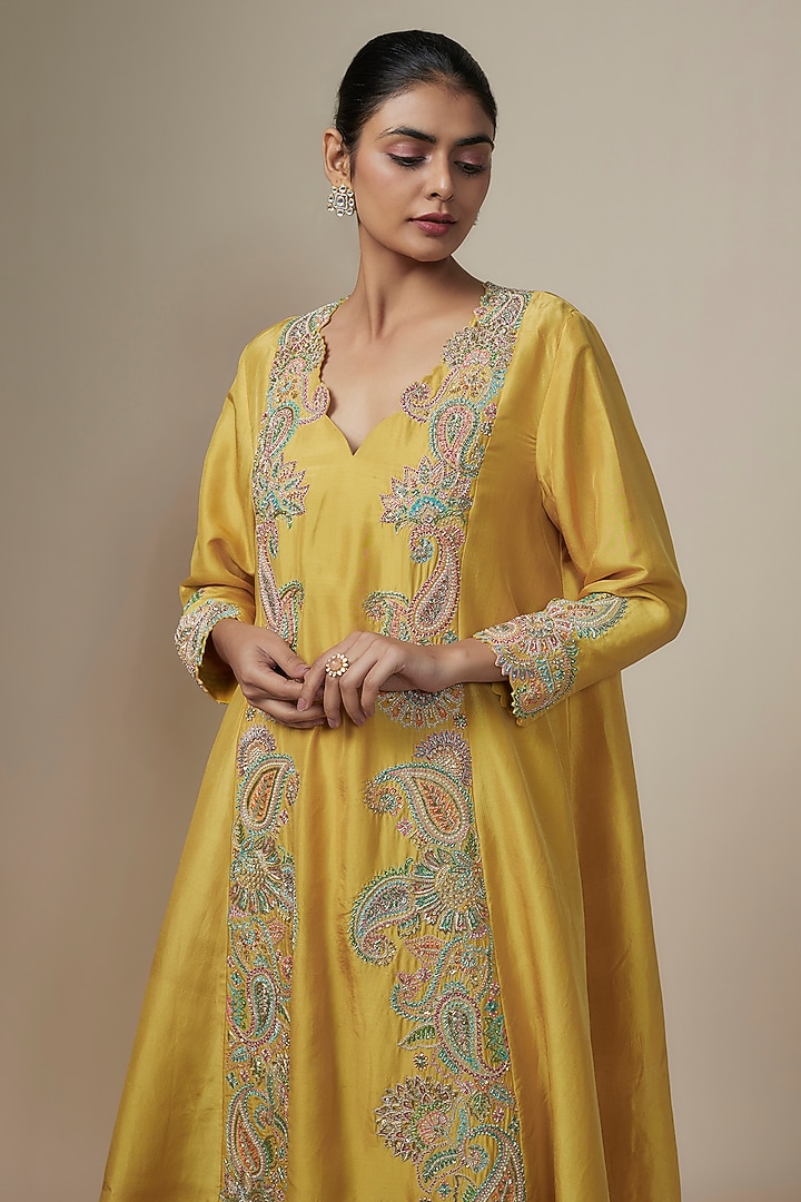 Mustard Yellow Silk Hand Embroidered Kurta Set by Mrunalini Rao at Pernia's Pop Up Shop