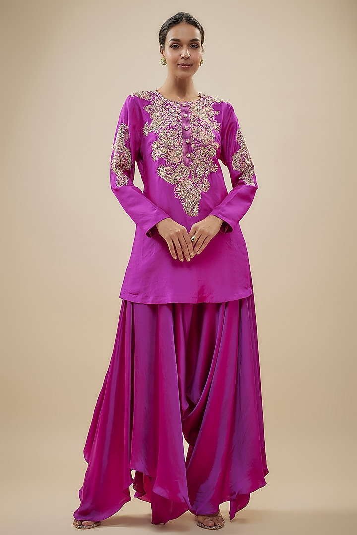 Pink Pure Silk Pearl Hand Embroidered Kurta Set by Mrunalini Rao at Pernia's Pop Up Shop