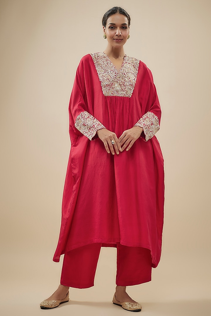 Red Silk Bead Hand Embroidered Kurta Set by Mrunalini Rao at Pernia's Pop Up Shop