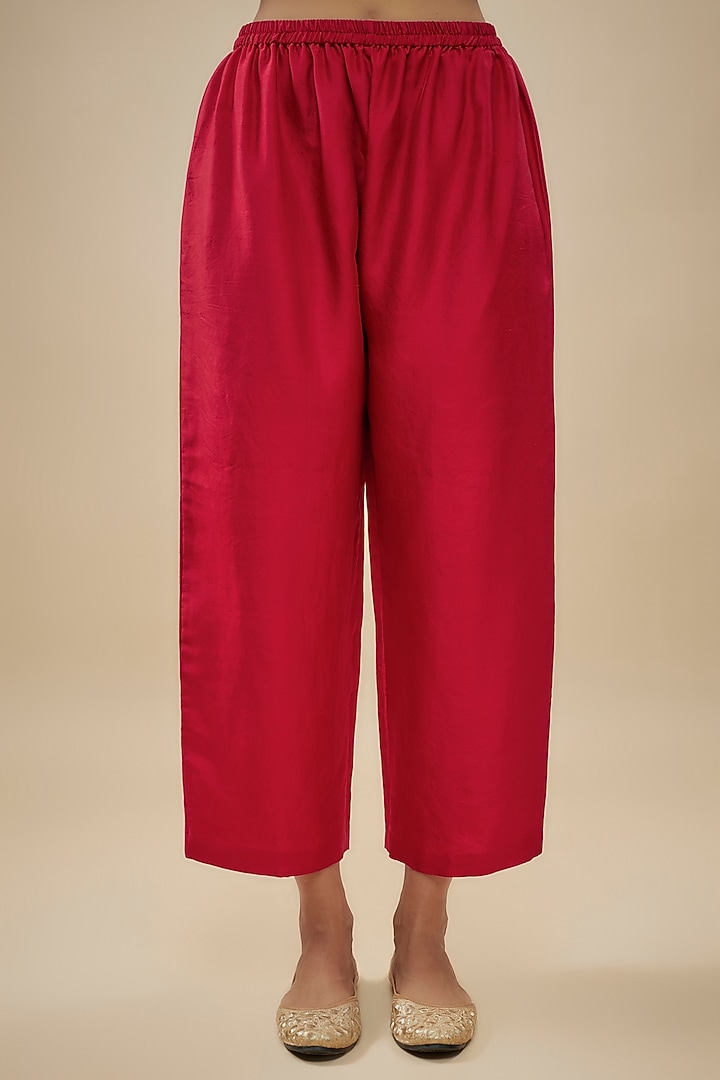 Red Silk Bead Hand Embroidered Kurta Set by Mrunalini Rao at Pernia's Pop Up Shop