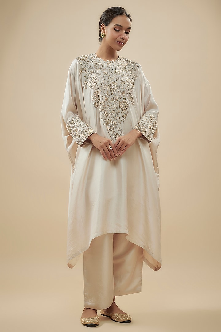 Ivory Pure Silk Zardosi Hand Embroidered Kurta Set by Mrunalini Rao at Pernia's Pop Up Shop