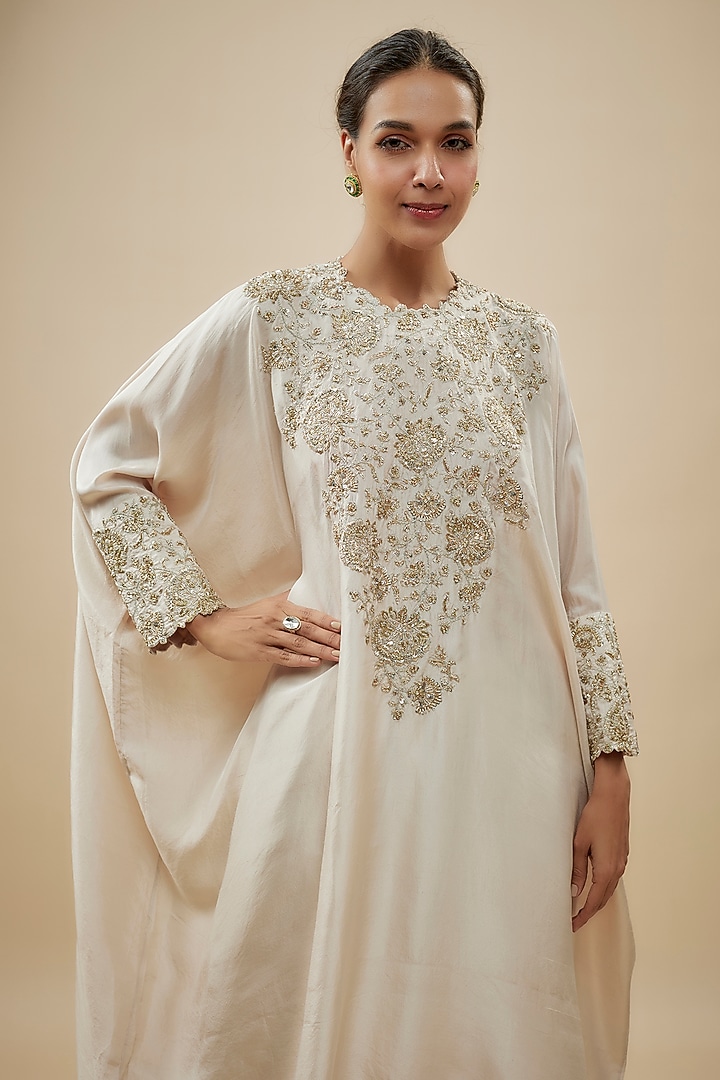 Ivory Pure Silk Zardosi Hand Embroidered Kurta Set by Mrunalini Rao at Pernia's Pop Up Shop
