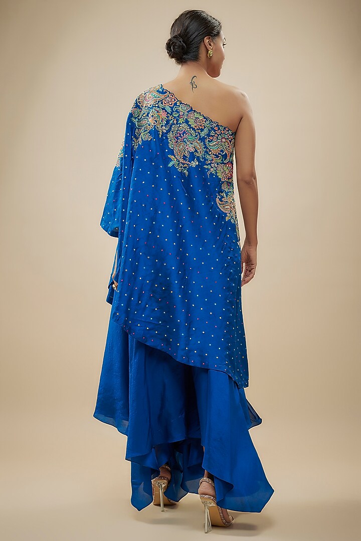 Royal Blue Pure Silk Pearl Hand Embroidered One-Shoulder Kaftan Set by Mrunalini Rao at Pernia's Pop Up Shop