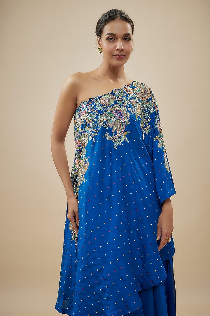 Royal Blue Pure Silk Pearl Hand Embroidered One-Shoulder Kaftan Set by Mrunalini Rao at Pernia's Pop Up Shop