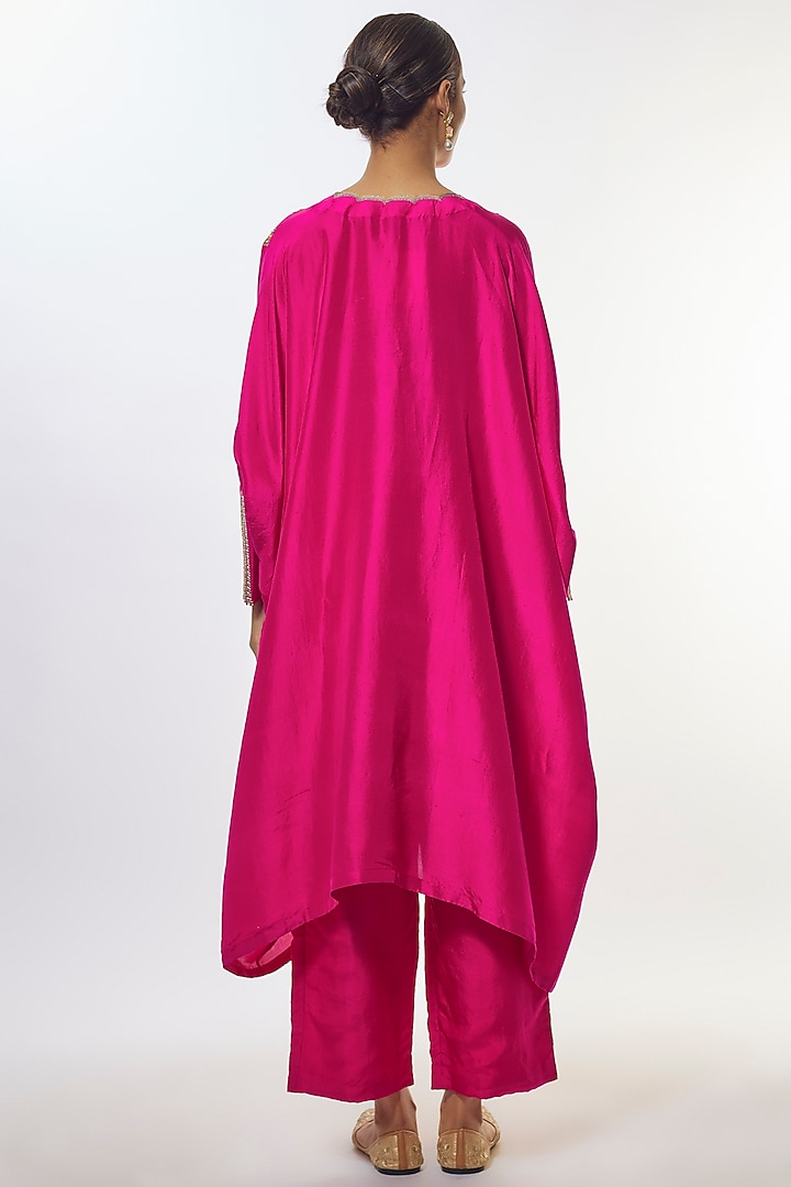 Fuchsia Pink Pure Silk Resham Hand Embroidered Kurta Set by Mrunalini Rao at Pernia's Pop Up Shop