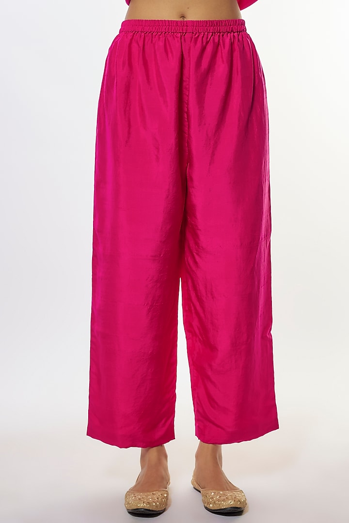 Fuchsia Pink Pure Silk Resham Hand Embroidered Kurta Set by Mrunalini Rao at Pernia's Pop Up Shop