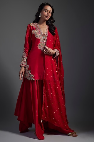 Red Pure Silk Resham & Zardosi Hand Embroidered Kurta Set by Mrunalini Rao