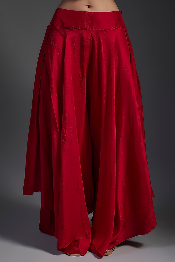 Red Pure Silk Resham & Zardosi Hand Embroidered Kurta Set by Mrunalini Rao at Pernia's Pop Up Shop