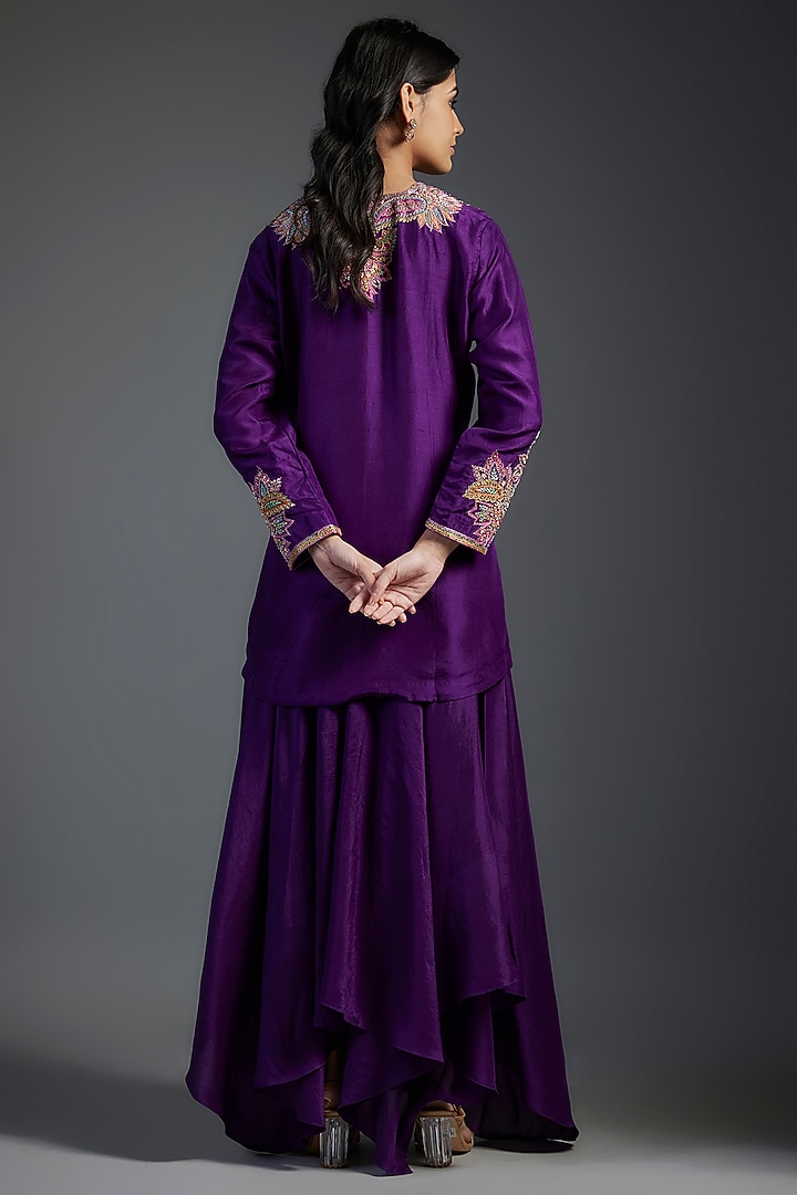 Purple Pure Silk Resham & Zardosi Hand Embroidered Kurta Set by Mrunalini Rao at Pernia's Pop Up Shop