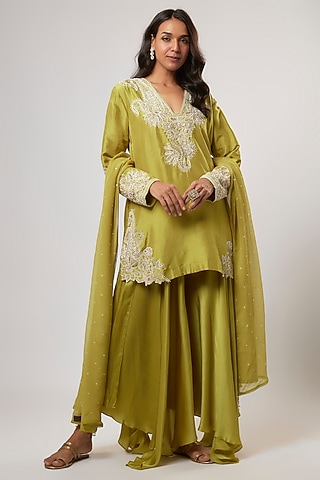 Lime Pure Silk Paisley & Resham Embroidered Kurta Set by Mrunalini Rao
