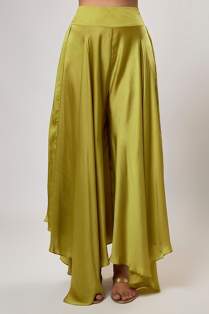 Lime Pure Silk Paisley & Resham Embroidered Kurta Set by Mrunalini Rao at Pernia's Pop Up Shop