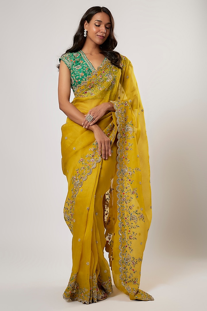 Yellow Raw Silk Hand Embroidered Bridal Saree Set by Mrunalini Rao at Pernia's Pop Up Shop