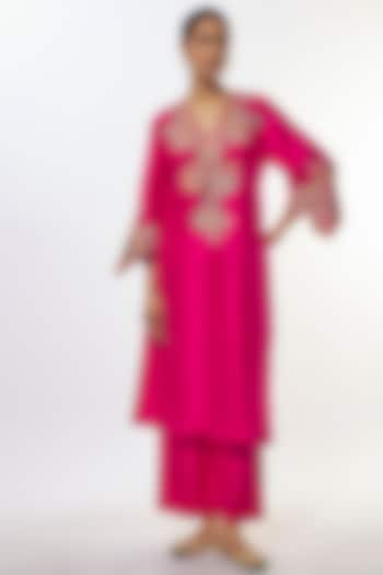 Hot Pink Pure Silk Resham Hand Embroidered Kurta Set by Mrunalini Rao at Pernia's Pop Up Shop