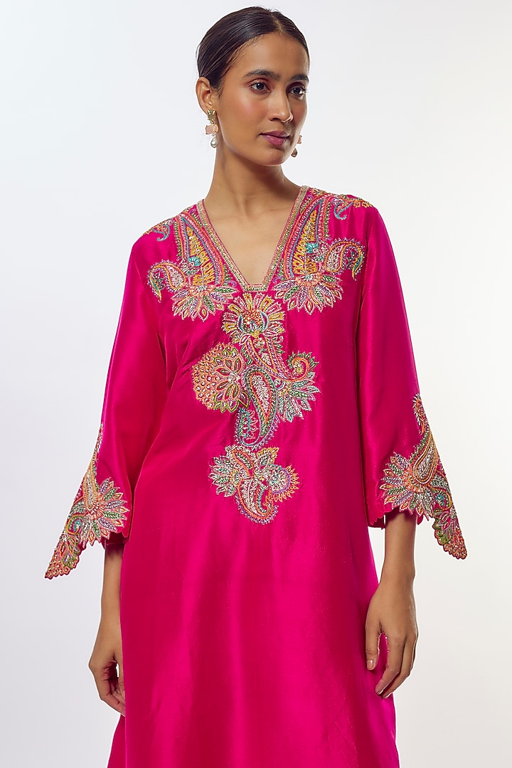 Hot Pink Pure Silk Resham Hand Embroidered Kurta Set by Mrunalini Rao at Pernia's Pop Up Shop