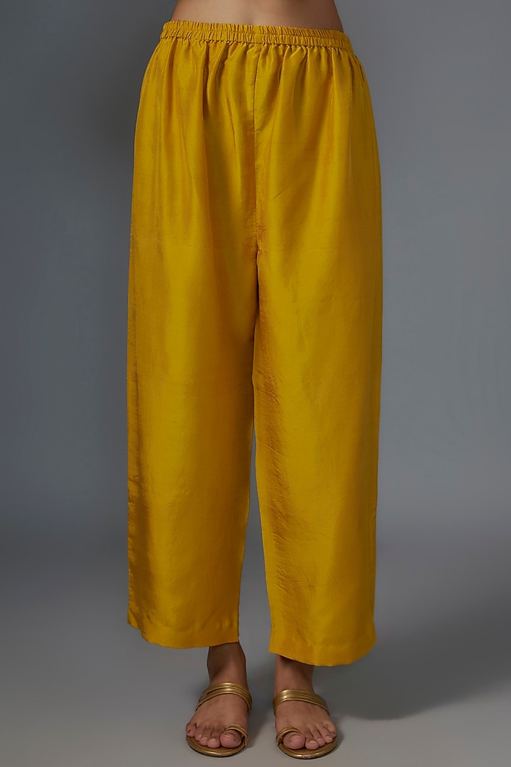 Mustard Yellow Pure Silk Pearl & Zardosi Embroidered Kurta Set by Mrunalini Rao at Pernia's Pop Up Shop