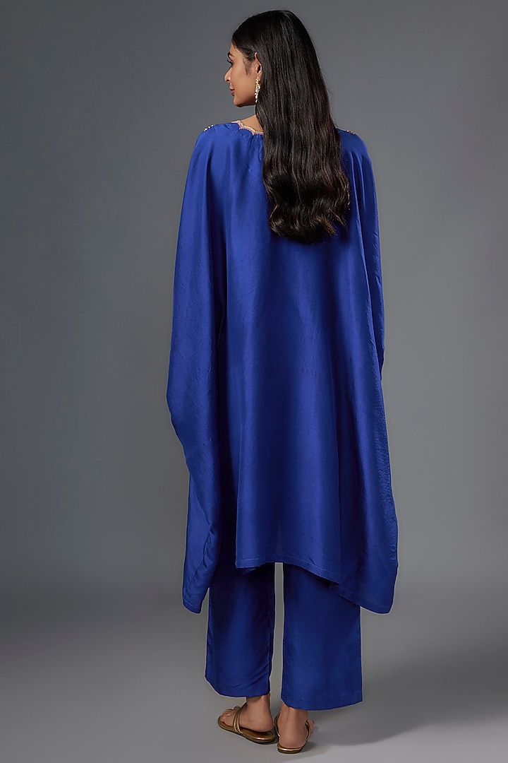 Royal Blue Pure Silk Resham Hand Embroidered Kurta Set by Mrunalini Rao at Pernia's Pop Up Shop