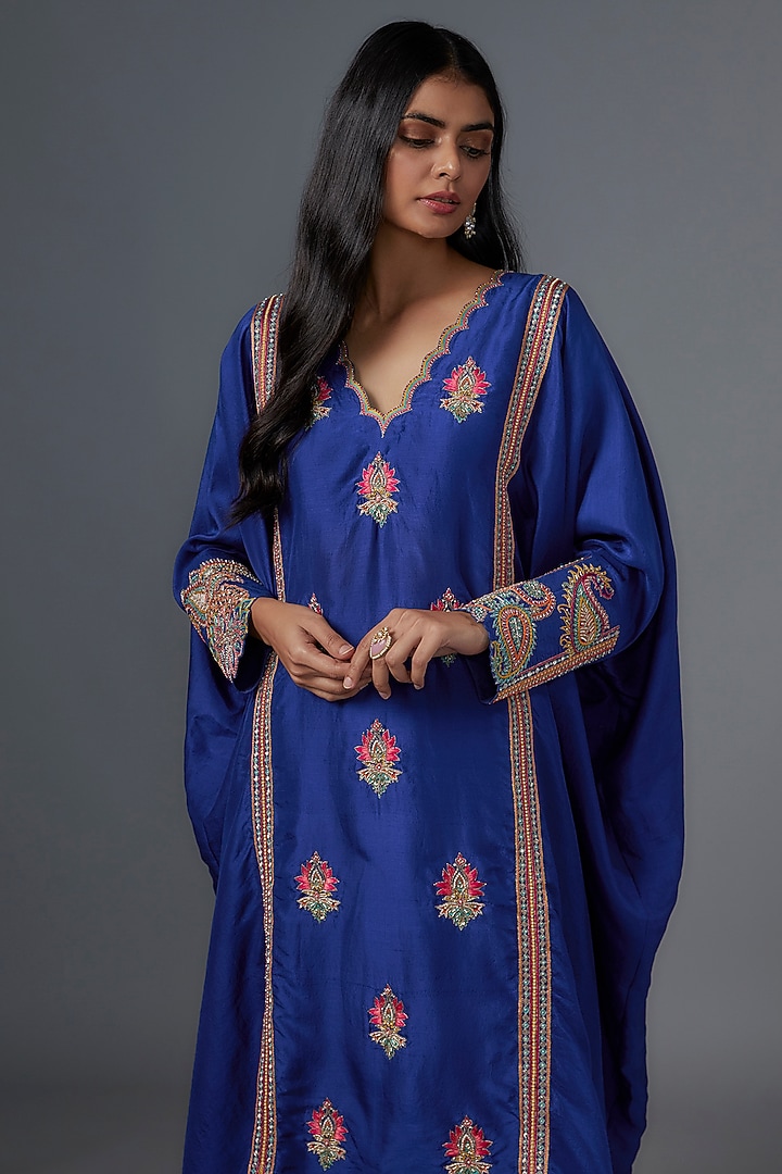 Royal Blue Pure Silk Resham Hand Embroidered Kurta Set by Mrunalini Rao at Pernia's Pop Up Shop