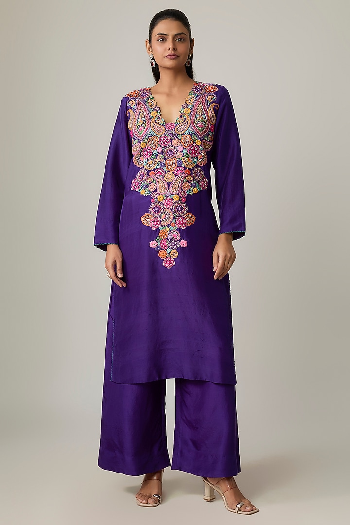 Purple Silk Resham & Zardosi Embroidered Kurta Set by Mrunalini Rao at Pernia's Pop Up Shop