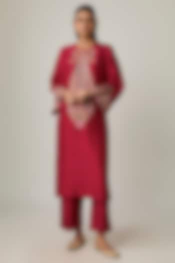Maroon Silk Resham & Zardosi Embroidered Kurta Set by Mrunalini Rao at Pernia's Pop Up Shop