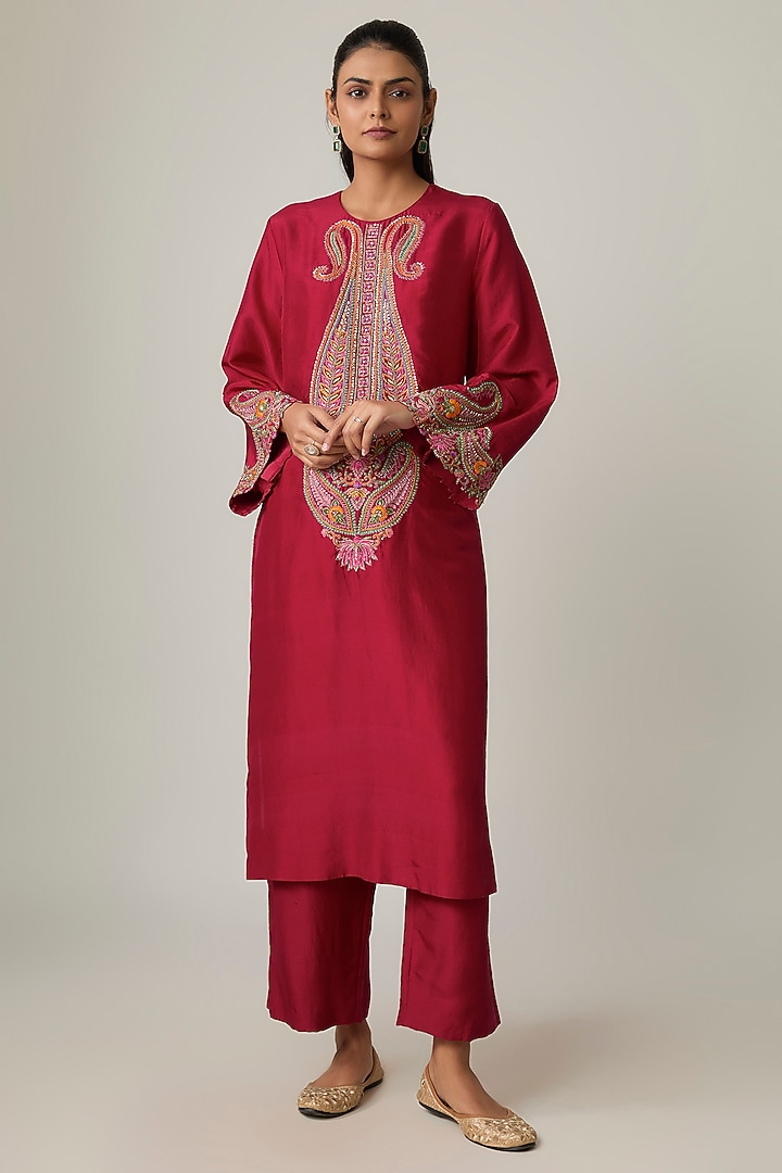 Maroon Silk Resham & Zardosi Embroidered Kurta Set by Mrunalini Rao at Pernia's Pop Up Shop