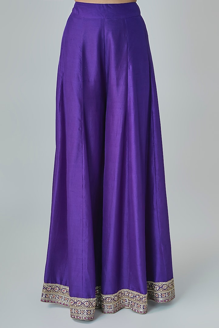 Purple Silk Resham Embroidered Short Kurta Set by Mrunalini Rao at Pernia's Pop Up Shop