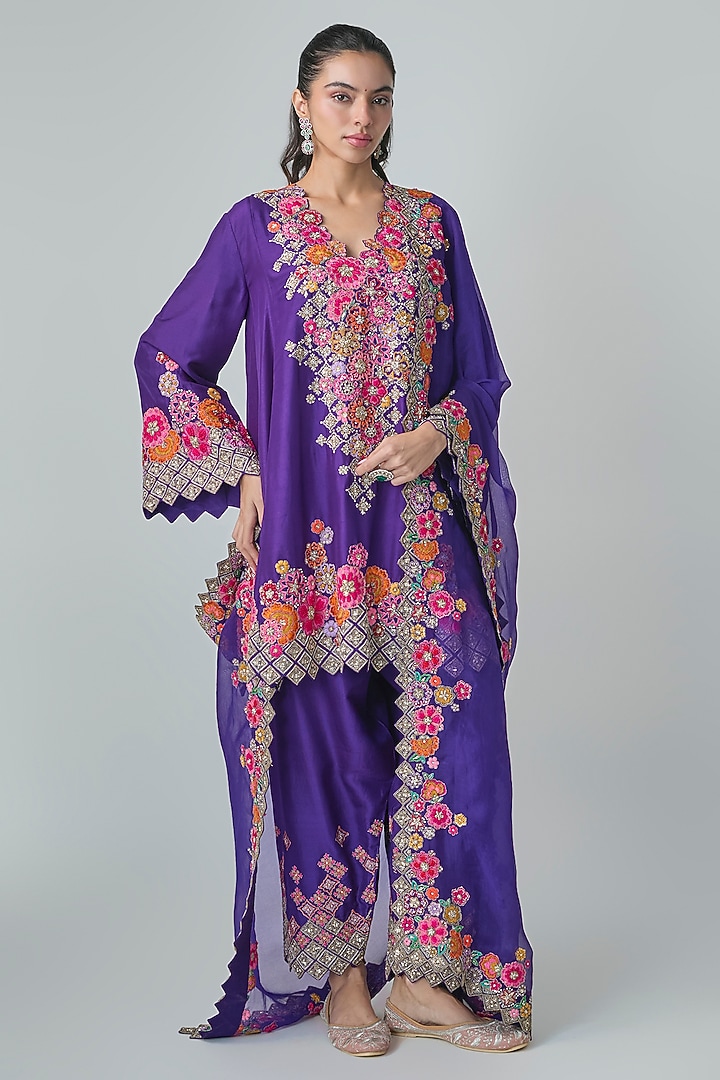 Purple Silk Resham Zardosi Embroidered Kurta Set by Mrunalini Rao at Pernia's Pop Up Shop