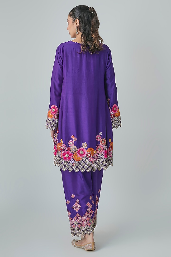Purple Silk Resham Zardosi Embroidered Kurta Set by Mrunalini Rao at Pernia's Pop Up Shop