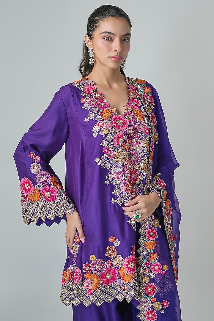 Purple Silk Resham Zardosi Embroidered Kurta Set by Mrunalini Rao at Pernia's Pop Up Shop