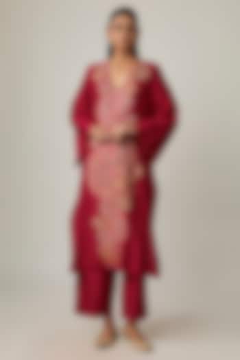 Maroon Silk Zardosi & Pearl Embroidered Kurta Set by Mrunalini Rao at Pernia's Pop Up Shop