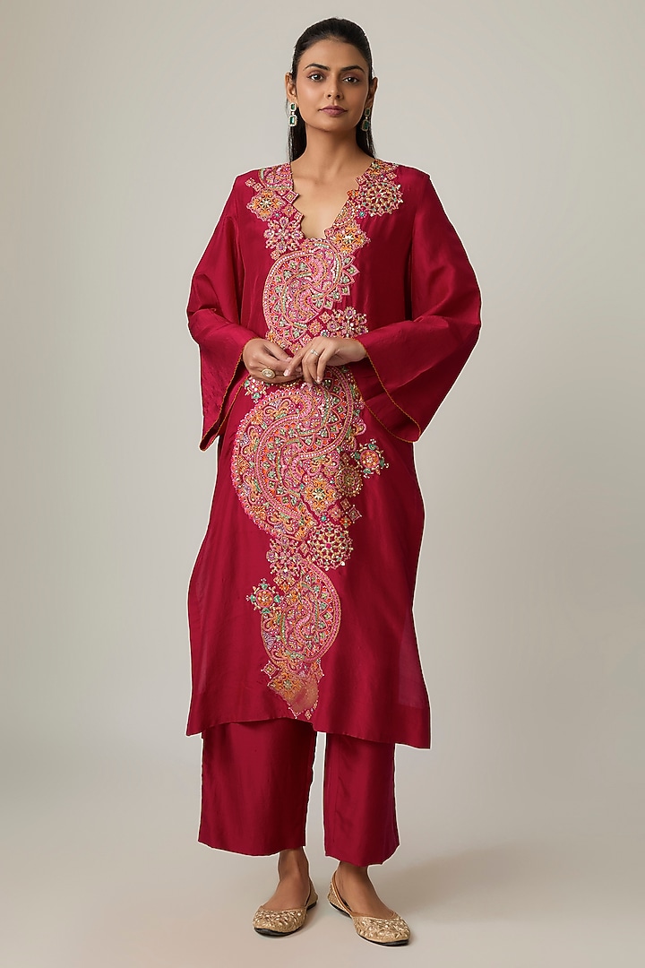 Maroon Silk Zardosi & Pearl Embroidered Kurta Set by Mrunalini Rao at Pernia's Pop Up Shop