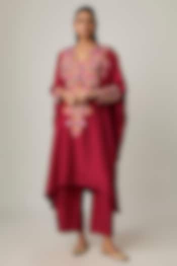 Maroon Silk Paisley & Floral Embroidered Kaftan Set by Mrunalini Rao at Pernia's Pop Up Shop