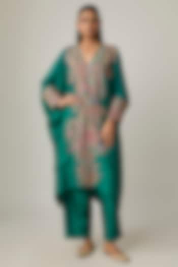 Rama Green Silk Resham & Zardosi Embroidered Kurta Set by Mrunalini Rao at Pernia's Pop Up Shop