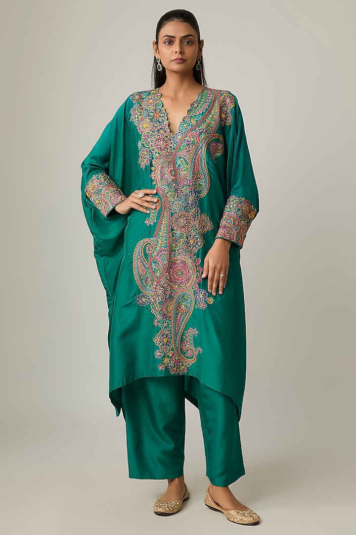 Rama Green Silk Resham & Zardosi Embroidered Kurta Set by Mrunalini Rao at Pernia's Pop Up Shop