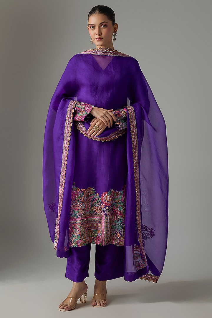 Purple Silk Paisley Embroidered Kurta Set by Mrunalini Rao at Pernia's Pop Up Shop