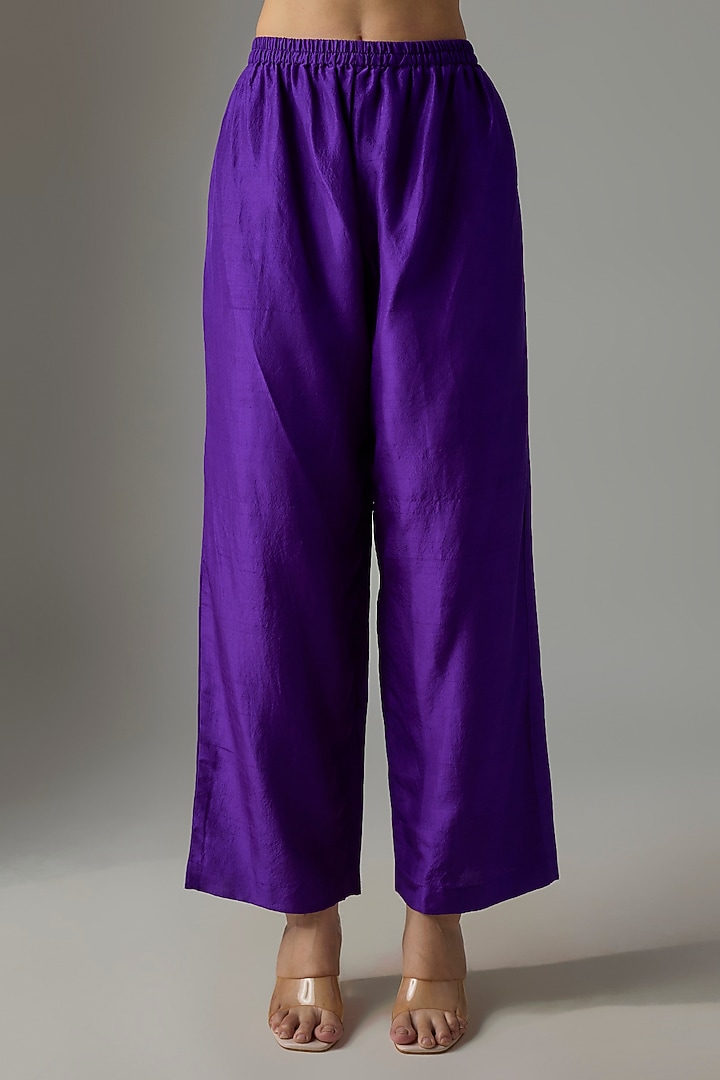 Purple Silk Paisley Embroidered Kurta Set by Mrunalini Rao at Pernia's Pop Up Shop