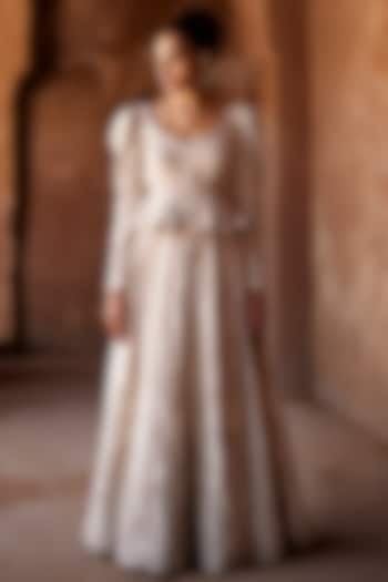 Off-White Pure Silk Embroidered Bridal lehenga for 22 Lehenga Set by Mrunalini Rao at Pernia's Pop Up Shop