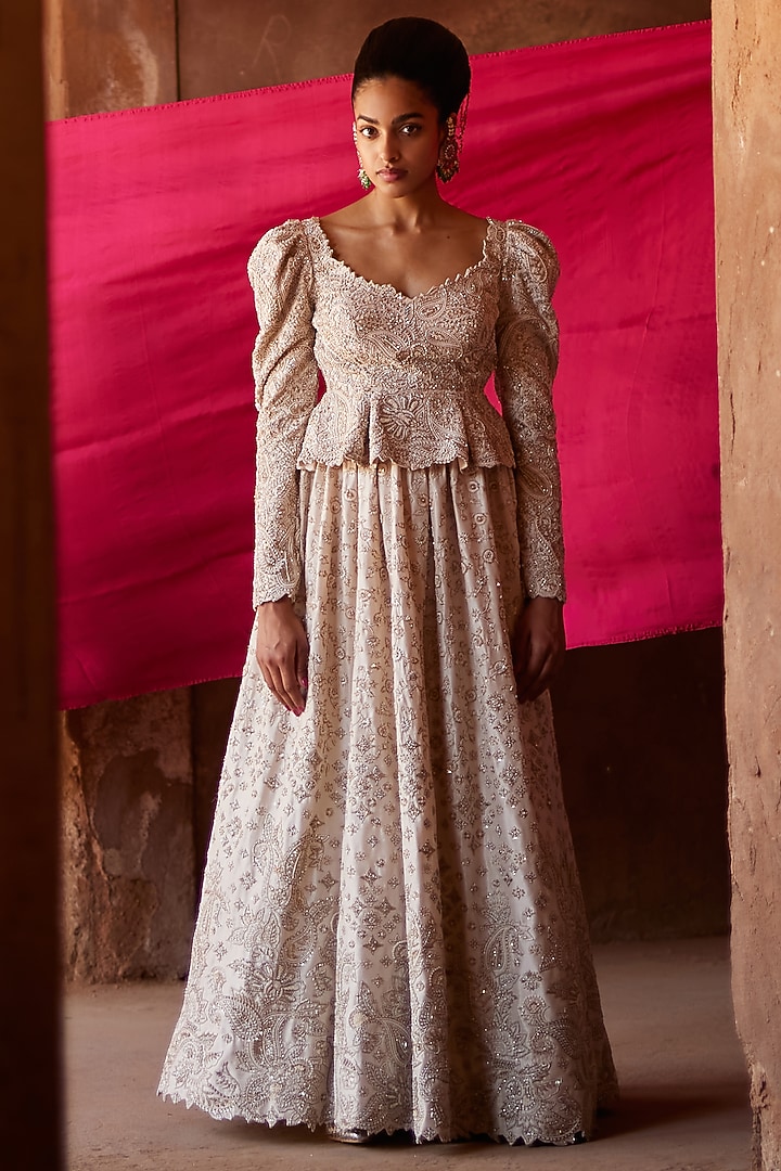 Off-White Pure Silk Embroidered Bridal Lehenga Set by Mrunalini Rao at Pernia's Pop Up Shop
