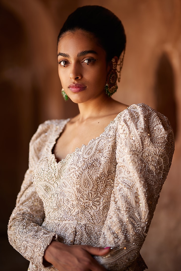 Off-White Pure Silk Embroidered Bridal Lehenga Set by Mrunalini Rao at Pernia's Pop Up Shop