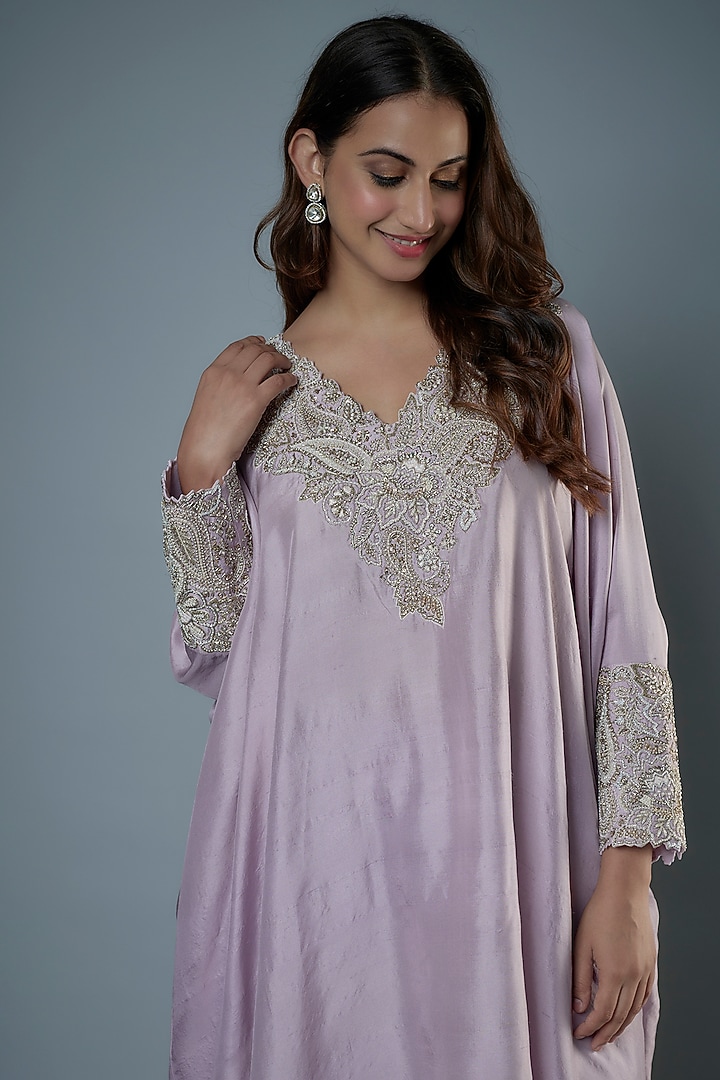 Pearl-Lilac Pure Silk Zardosi Embroidered Kaftan Set by Mrunalini Rao at Pernia's Pop Up Shop