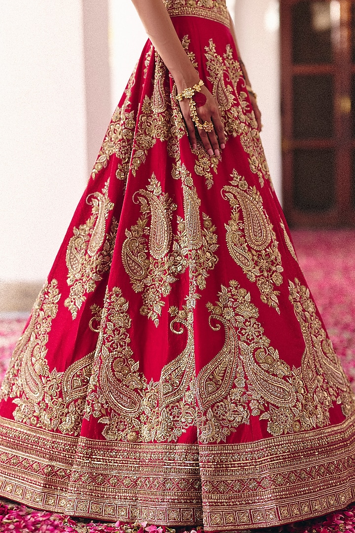 Red Pure Silk Zardosi Hand Embroidered Bridal Lehenga Set by Mrunalini Rao at Pernia's Pop Up Shop