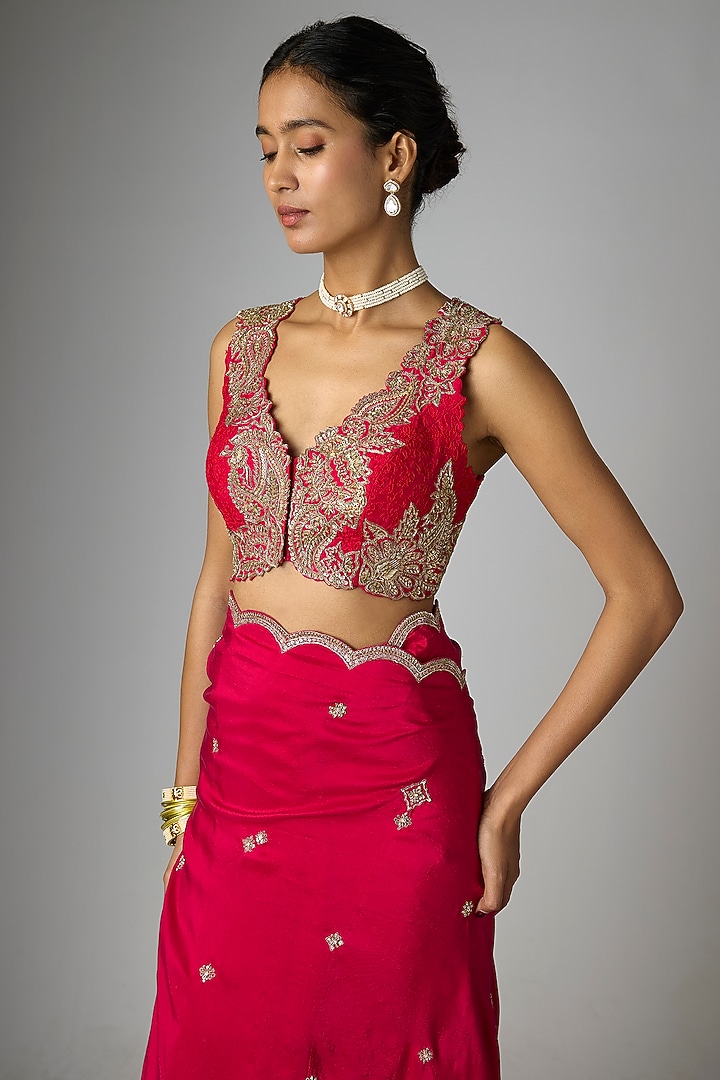 Red Satin Silk Zardosi Embroidered Reception Saree Set by Mrunalini Rao at Pernia's Pop Up Shop