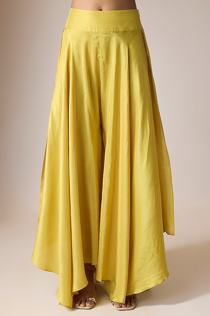 Yellow Silk Zardosi Hand Embroidered Kurta Set by Mrunalini Rao at Pernia's Pop Up Shop